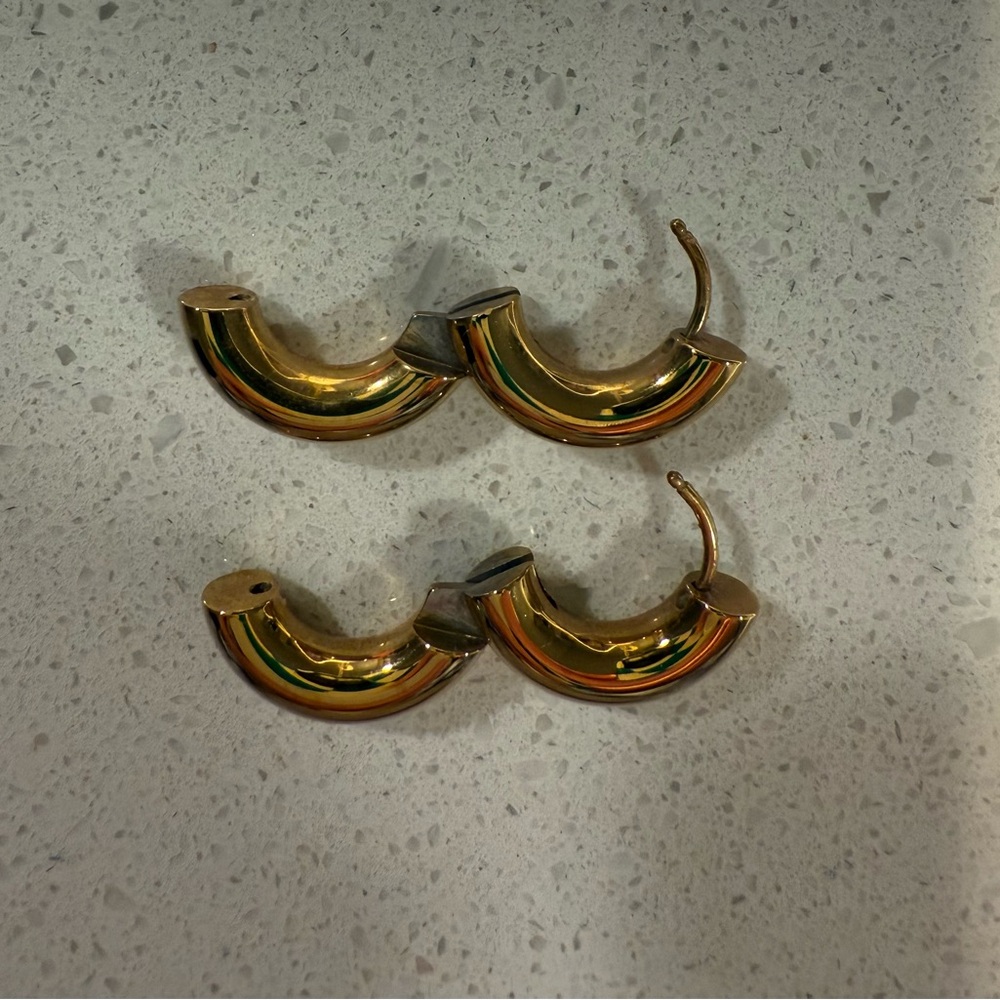 Hey Harper Chic Gold Hoop Earrings - Picture 2 of 5